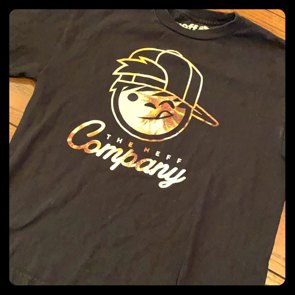 Boy’s Neff shirt.